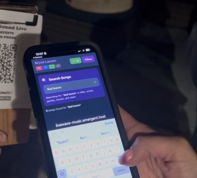 Guest using RequestWave at an event